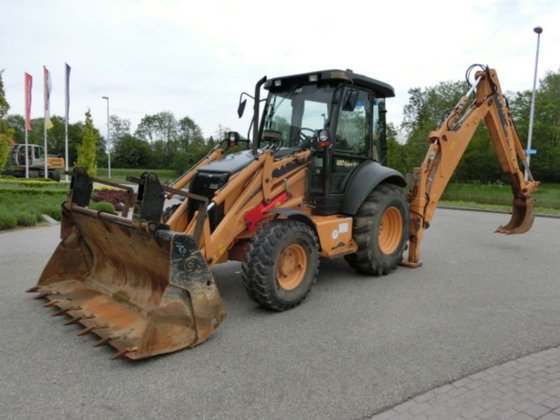Case CE 580 Backhoe Loader picture