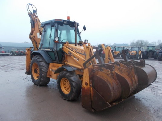 Case CE 580 Backhoe Loader picture