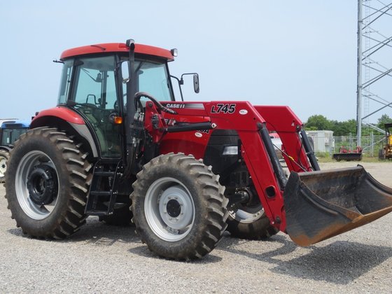 Case IH Farmall 120 Tractor picture