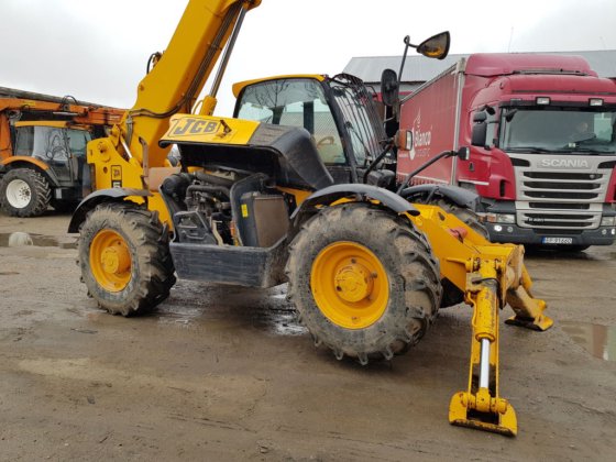 JCB 535-125 Telehandler picture