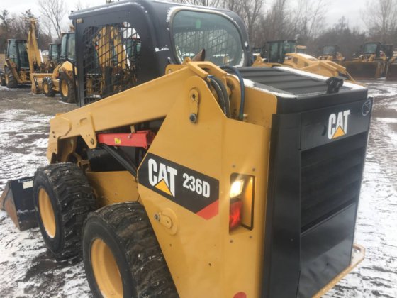 Caterpillar 236D Skid Steer Loader picture