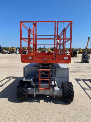 Skyjack SJ6832 RT Lift picture