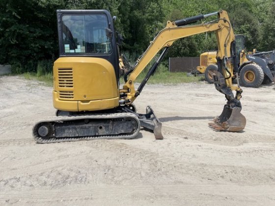 Caterpillar 303.5 Excavator picture