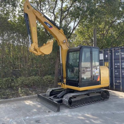 Caterpillar 305.5E Excavator picture