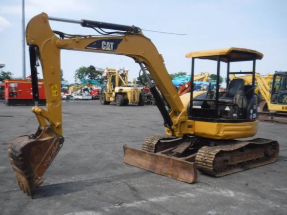 Caterpillar 305CR Excavator picture