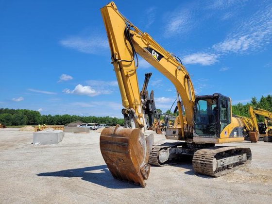 Caterpillar 318C Excavator picture