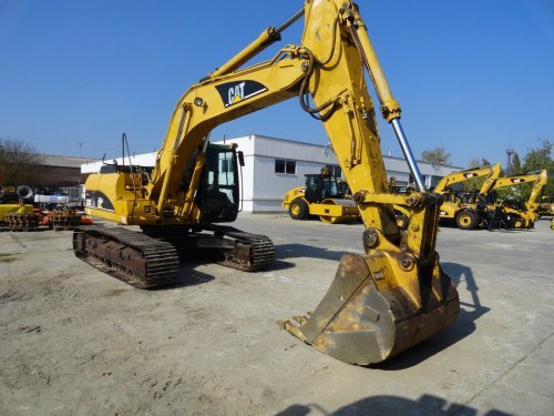 Caterpillar 320C Excavator picture
