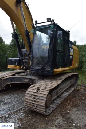 Caterpillar 324E Excavator picture