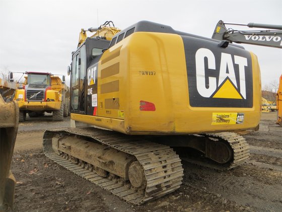 Caterpillar 324EL Excavator picture