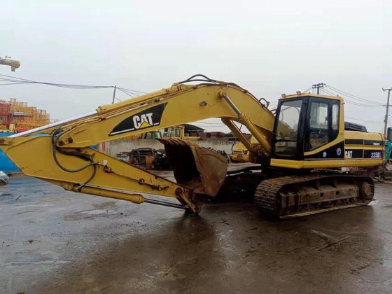 Caterpillar 325B L Excavator picture