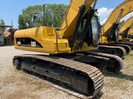 Caterpillar 325D L Excavator picture