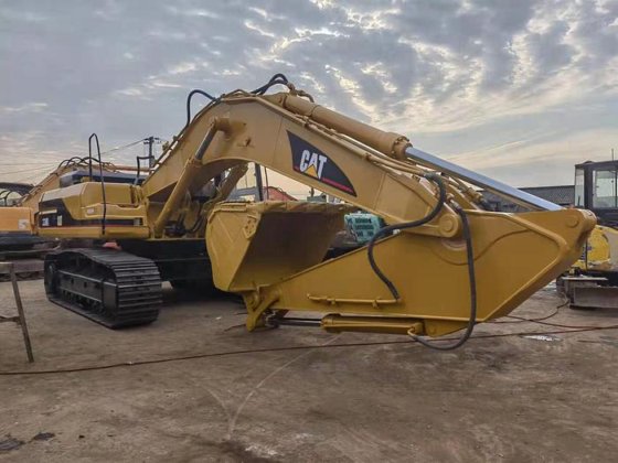 Caterpillar 330BL Excavator picture