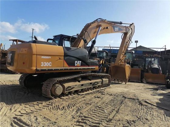 Caterpillar 330C Excavator picture