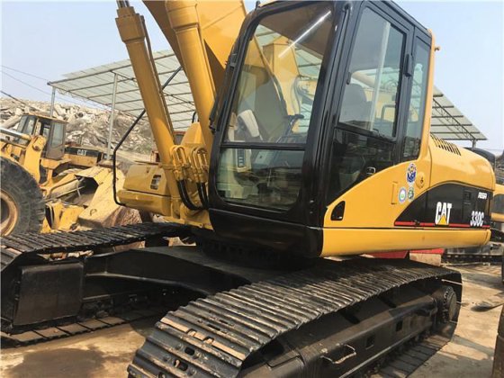 Caterpillar 330C Excavator picture