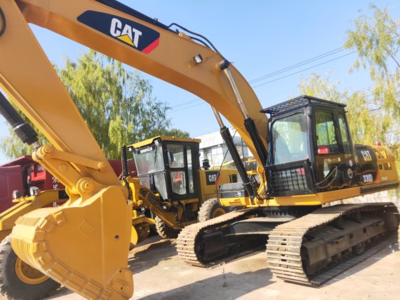 Caterpillar 330D Excavator picture
