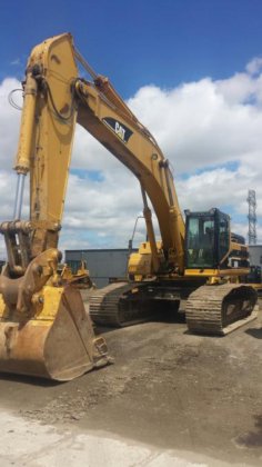 Caterpillar 345B II Excavator picture