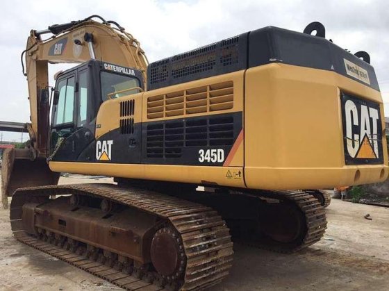 Caterpillar 345D Excavator picture
