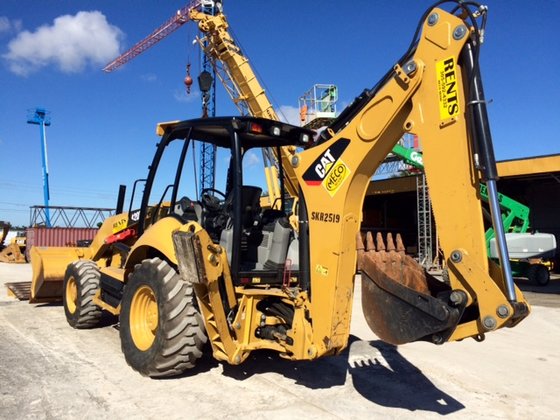 Caterpillar 420F Backhoe Loader picture