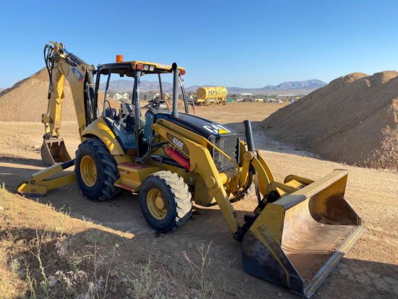 Caterpillar 450E Backhoe Loader picture