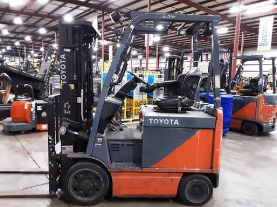 Toyota 8FBCU25 Forklift picture
