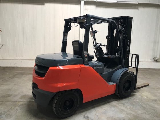 Toyota 8FD45U Forklift picture