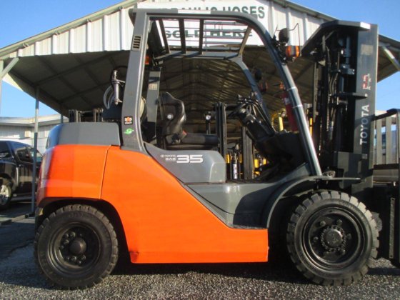 Toyota 8FG35U Forklift picture
