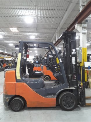 Toyota 8FGCU30 Forklift picture