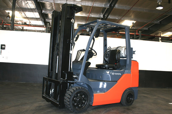 Toyota 8FGCU32 Forklift picture
