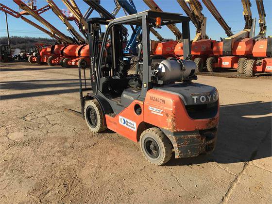 Toyota 8FGU30 Forklift picture