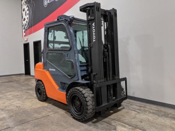 Toyota 8FGU32 Forklift picture
