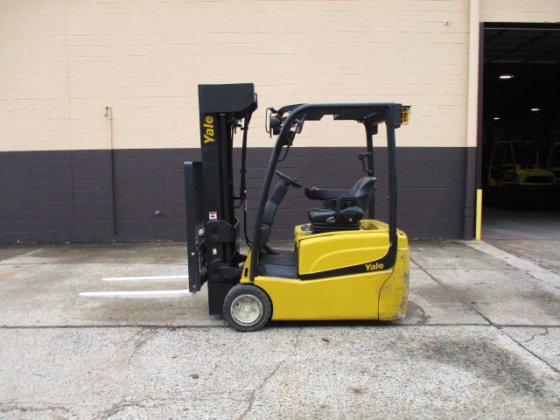 Yale ERP040 Forklift picture