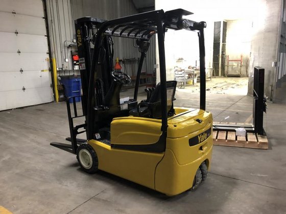 Yale ERP040VT Forklift picture