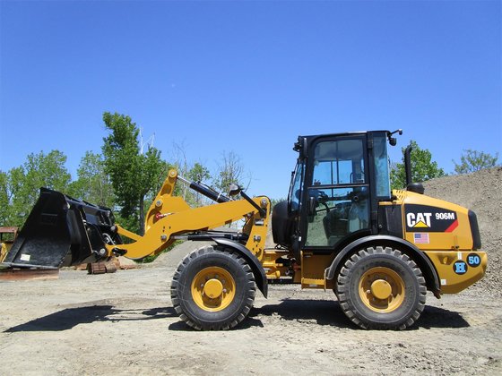 Caterpillar 906M Wheel Loader picture