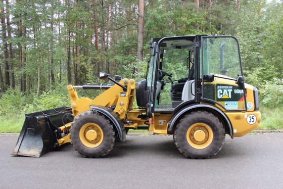 Caterpillar 906M Wheel Loader picture