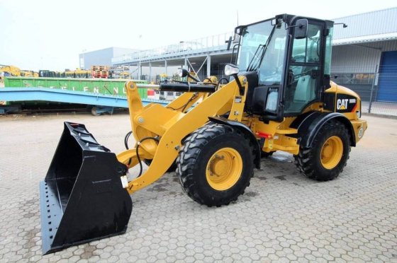 Caterpillar 908H2 Wheel Loader picture