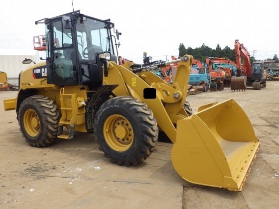 Caterpillar 910M Wheel Loader picture