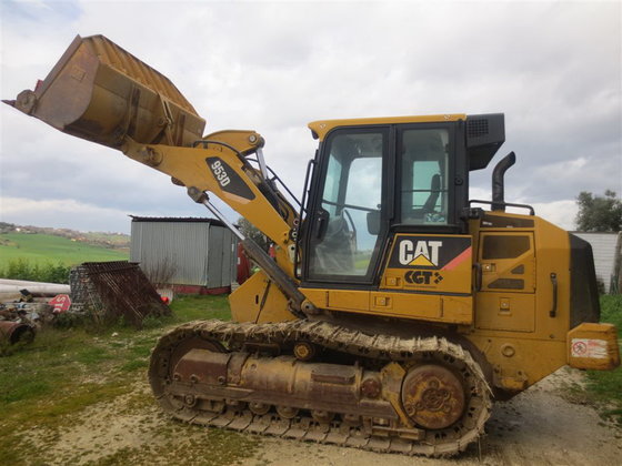 Caterpillar 953D Crawler Loader picture