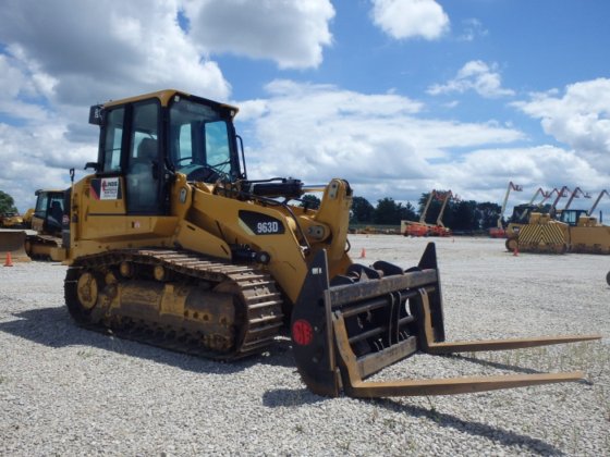 Caterpillar 963D Crawler Loader picture