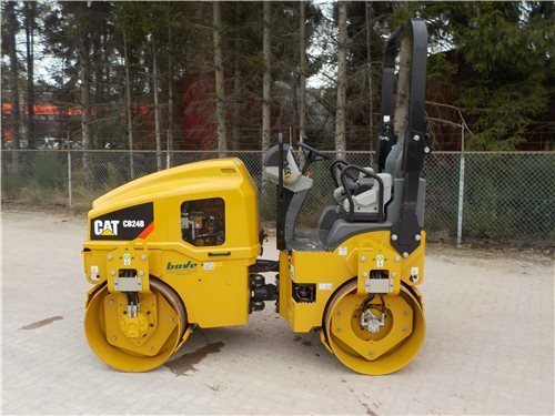 Caterpillar CB24B Compactor picture