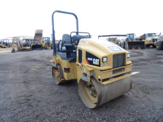 Caterpillar CB24B Compactor picture