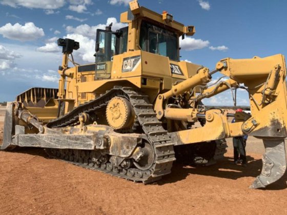 Caterpillar D10T Dozer picture