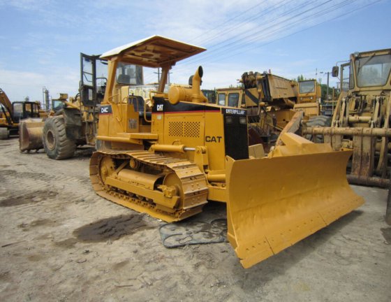Caterpillar D4C Dozer picture