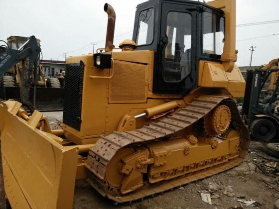 Caterpillar D4H Dozer picture