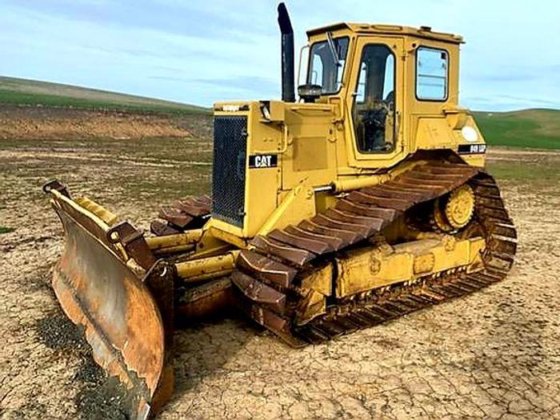 Caterpillar D4H Dozer picture