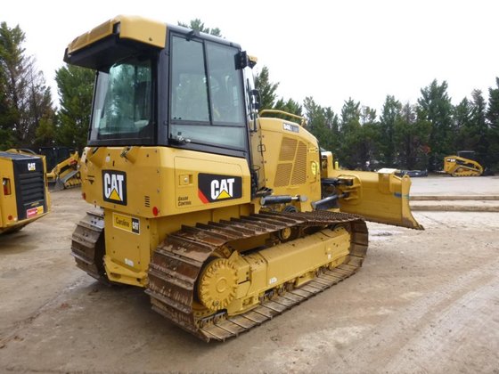 Caterpillar D4K2 Dozer picture