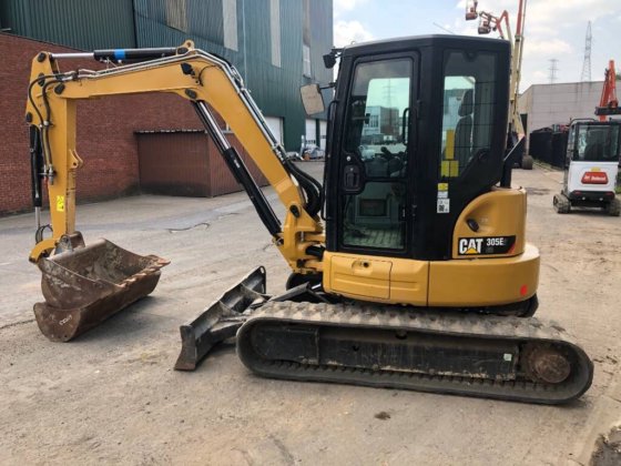 Caterpillar 305 Excavator picture