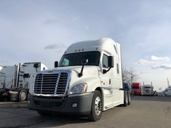Freightliner CASCADIA EVOLUTION Conventional truck picture