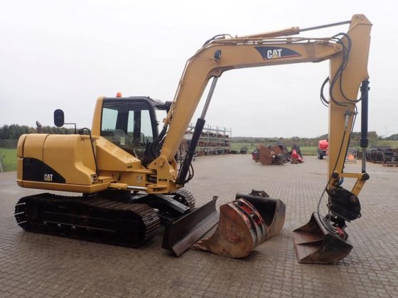 Caterpillar 307 Excavator picture