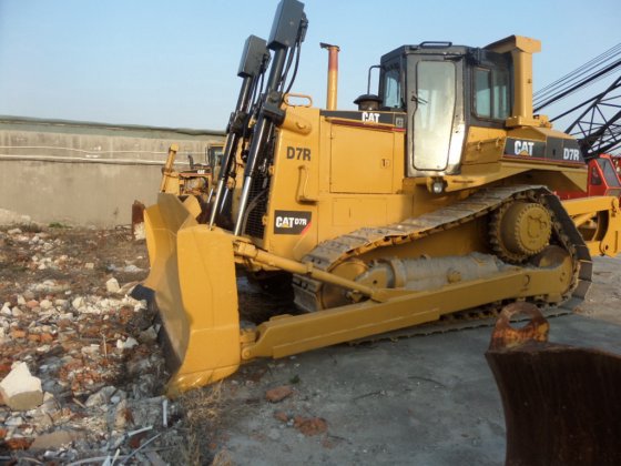 Caterpillar D7R Dozer picture