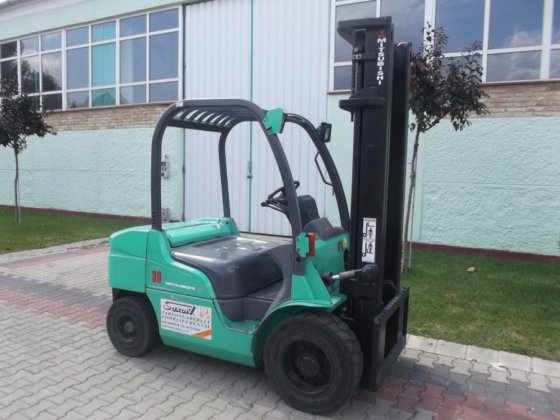 Mitsubishi FD30N Forklift picture
